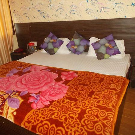 Hotel Brite Star Mussoorie Exteriör bild